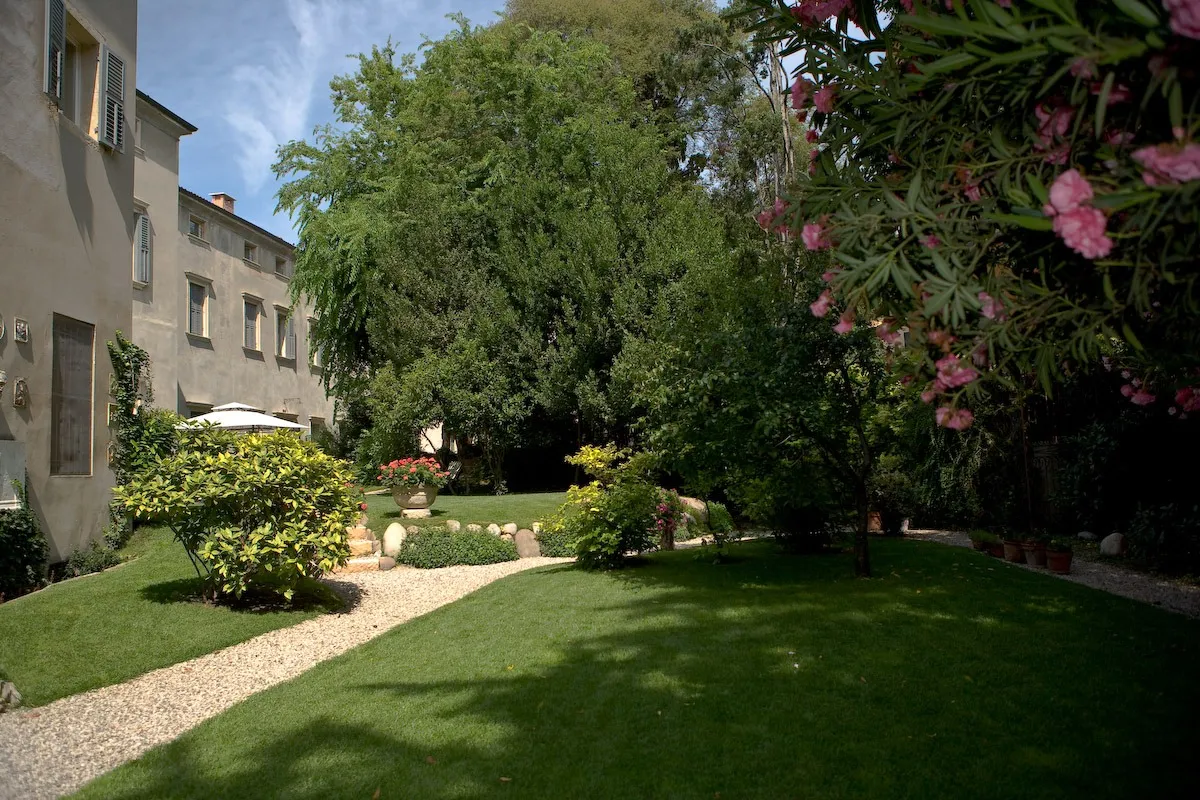 Corso Castelvecchio 25 - Palazzo Castellani de' Sermeti 5 Vicolo Cieco S Pietro Incarnario 7 - Ristorante Dari-2